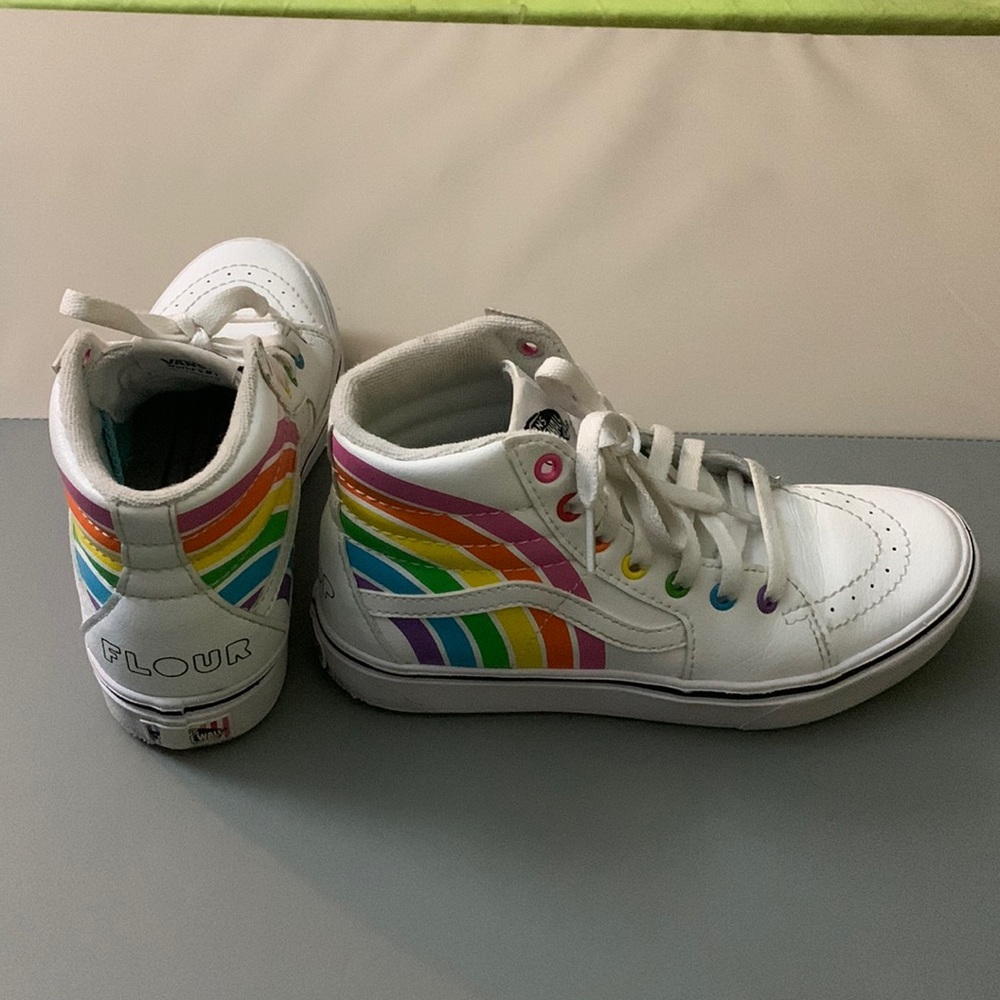 Girls flour shop Vans